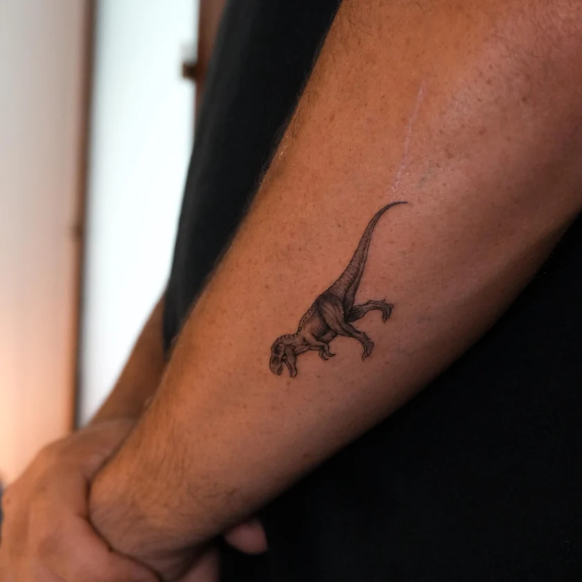 Pequeno desenho no antebraço