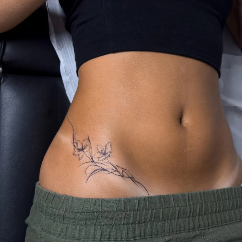 Desenho a traço na zona abdominal
